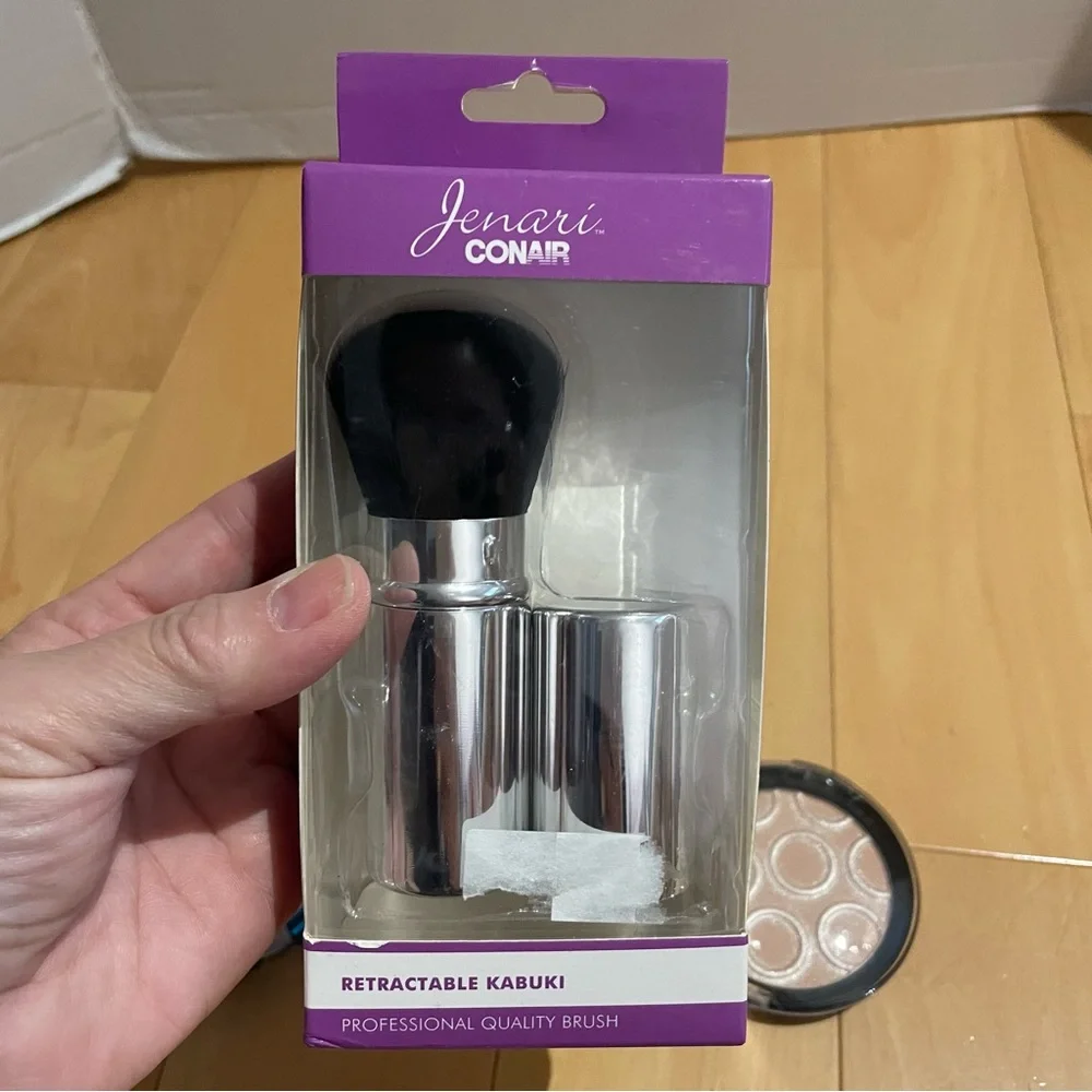 New makeup and brush set